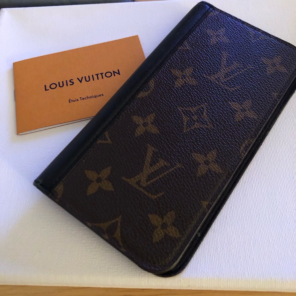 Louis Vuitton Monogram iPhone Folio Phone Case